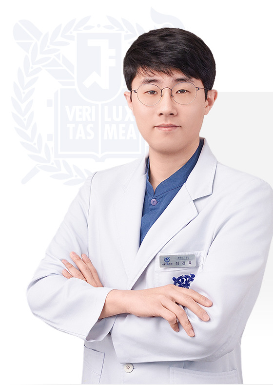 최진욱 치주과 원장